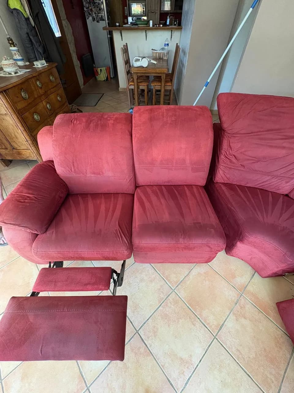 Résultat complet après notre intervention à Aligan du Vent pour ce nettoyage de mobilier textile - canapé - Eco Clean Up 34