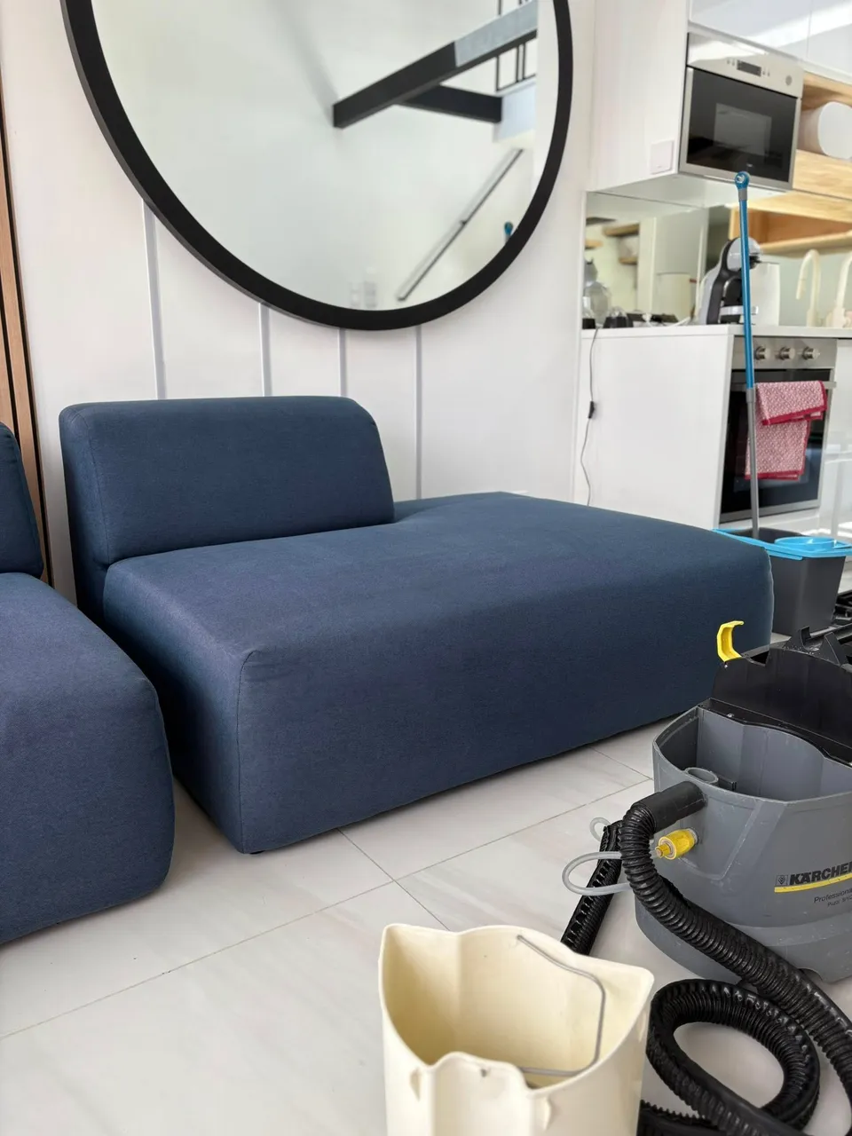 Matériel professionnel pour nos interventions, ici au Cap d'Agde pour un nettoyage de canapé en profondeur