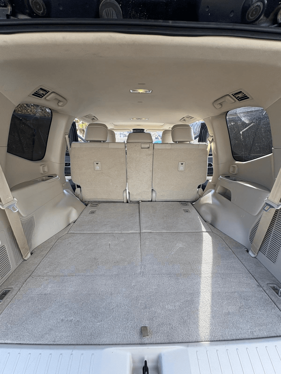 Nettoyage intérieur professionnel Coffre Toyota Land Cruiser Cap d'Agde - Après - Eco Clean up 34 - Hérault