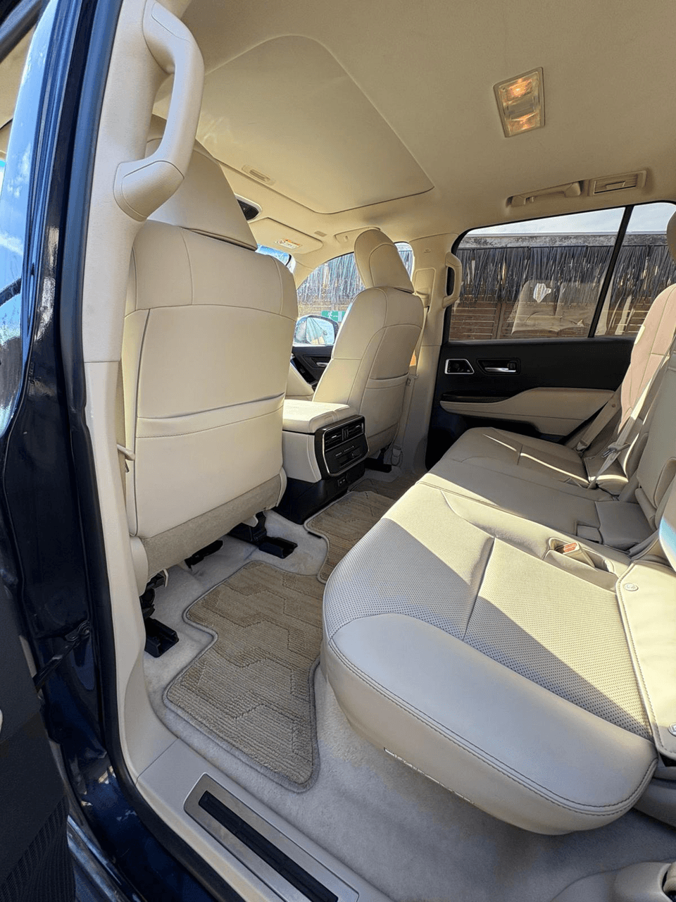 Nettoyage intérieur professionnel Habitacle arrrière Toyota Land Cruiser Cap d'Agde - Après - Eco Clean up 34 - Hérault