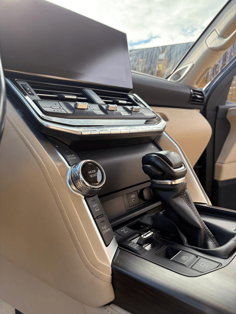 Nettoyage intérieur professionnel Toyota Land Cruiser Cap d'Agde - Résultats exceptionnels - Eco Clean up 34 - Hérault