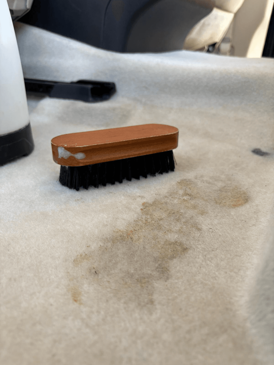 Nettoyage intérieur professionnel Tapis et Moquettes Toyota Land Cruiser Cap d'Agde - Avant - Eco Clean up 34 - Hérault