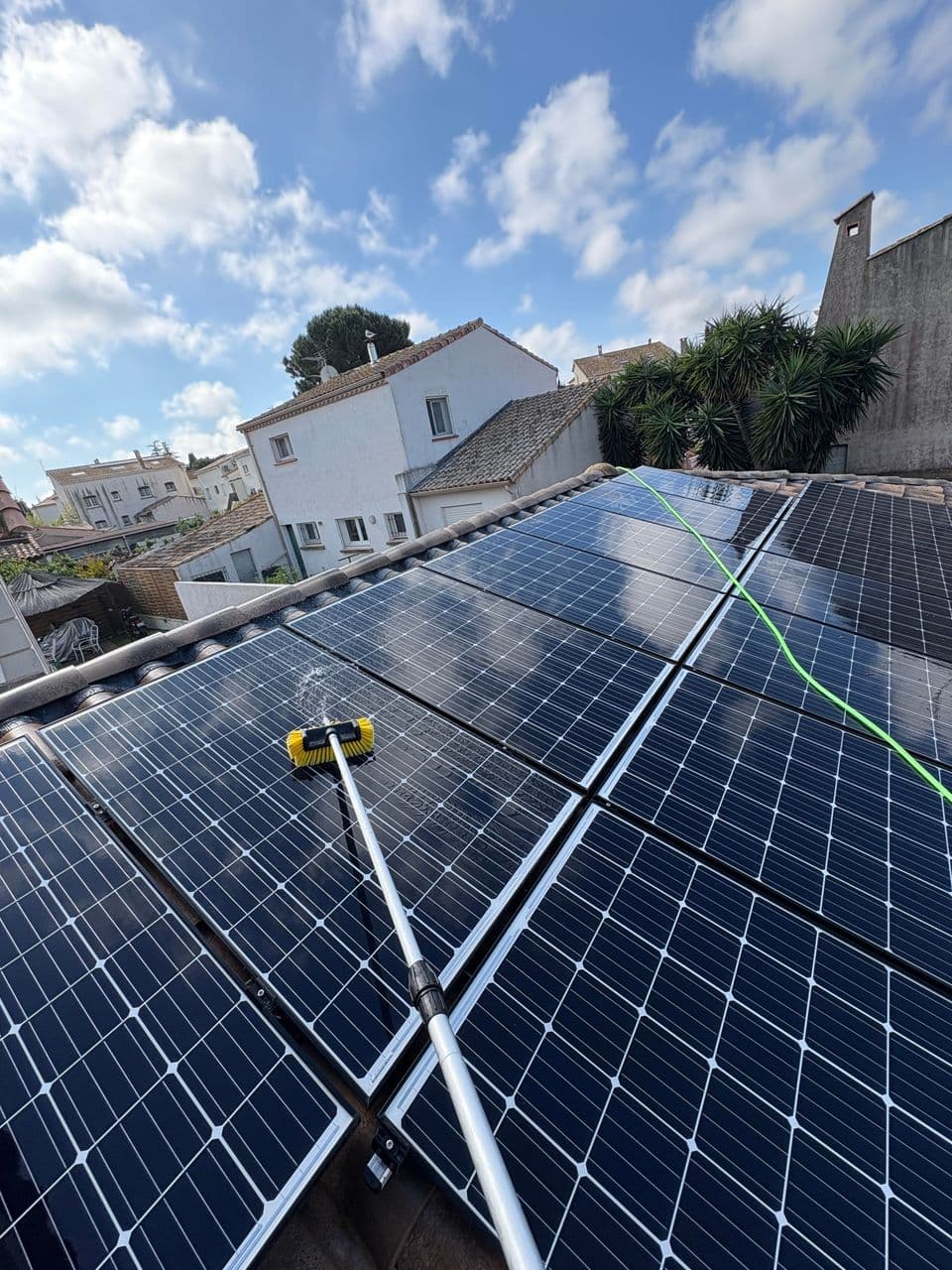 Nettoyage professionnel de panneaux solaires à Agde - Eco Clean Up 34 - Hérault