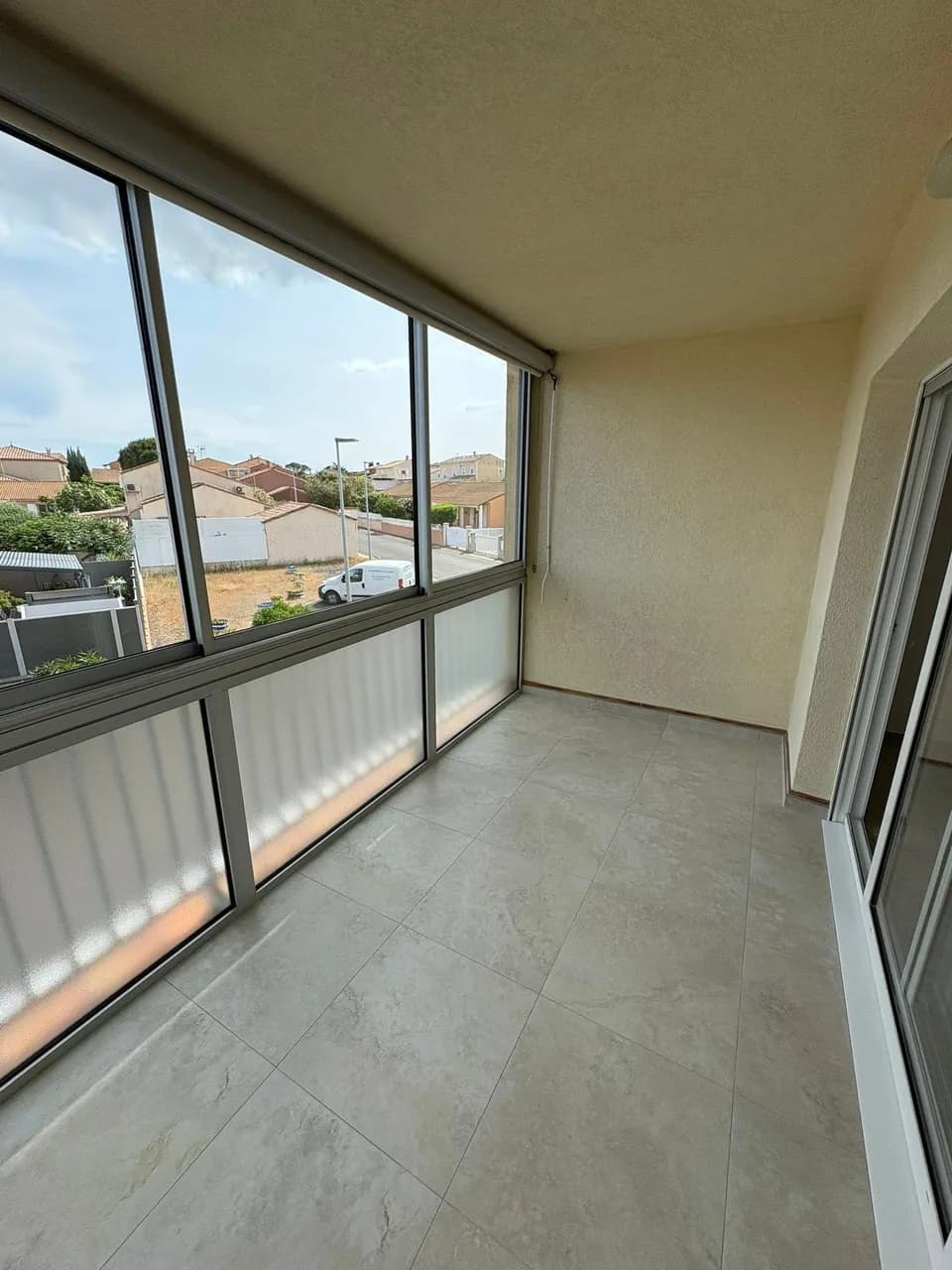 Nettoyage professionnel remise en état d'un appartement rénové à Marseillan - Eco Clean Up 34 - Terrasse Balcon