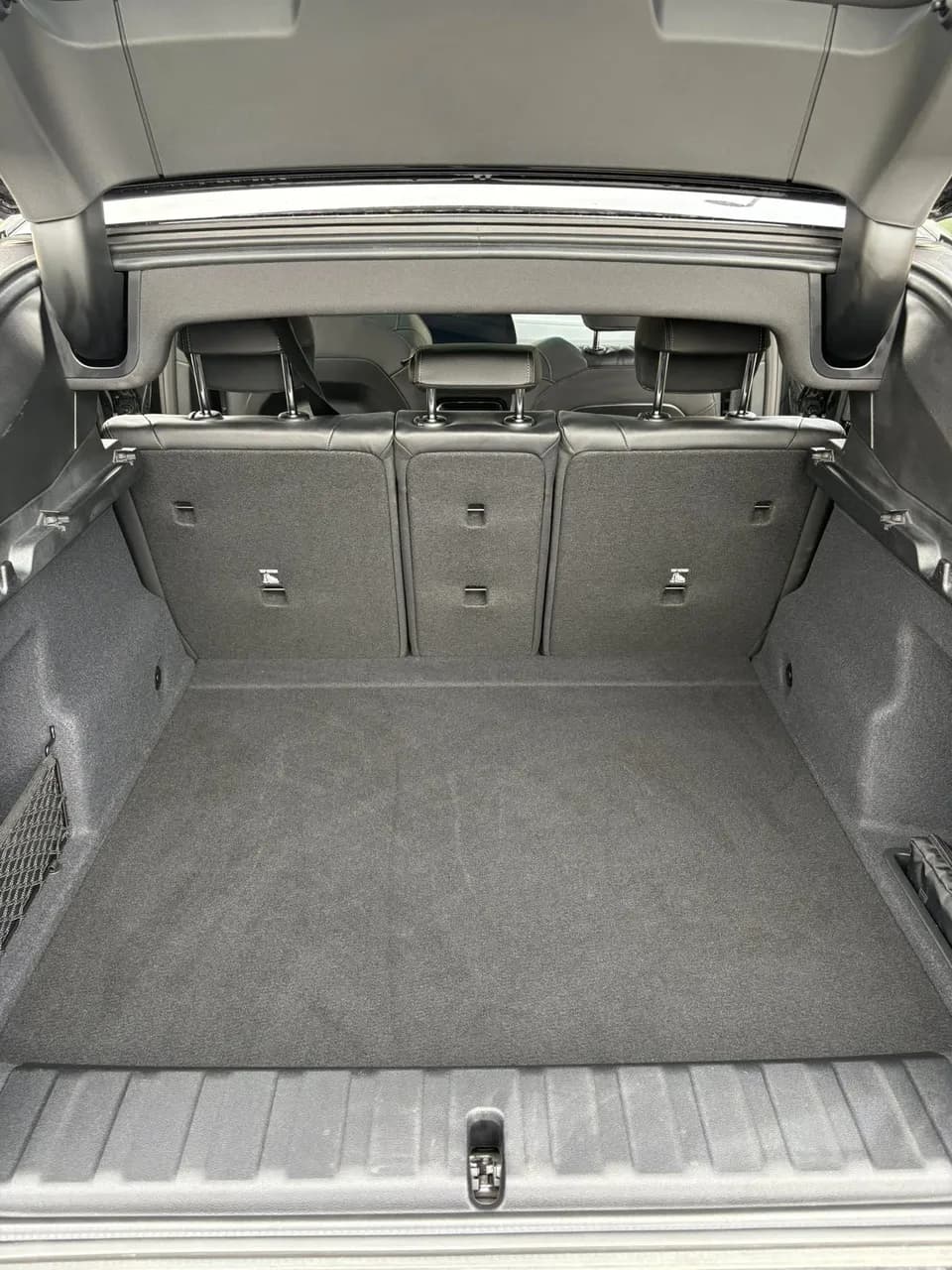 Après nettoyage et désinfection d'un véhicule à Bessan - coffre - BMW X4 à Bessan - Eco Clean Up 34