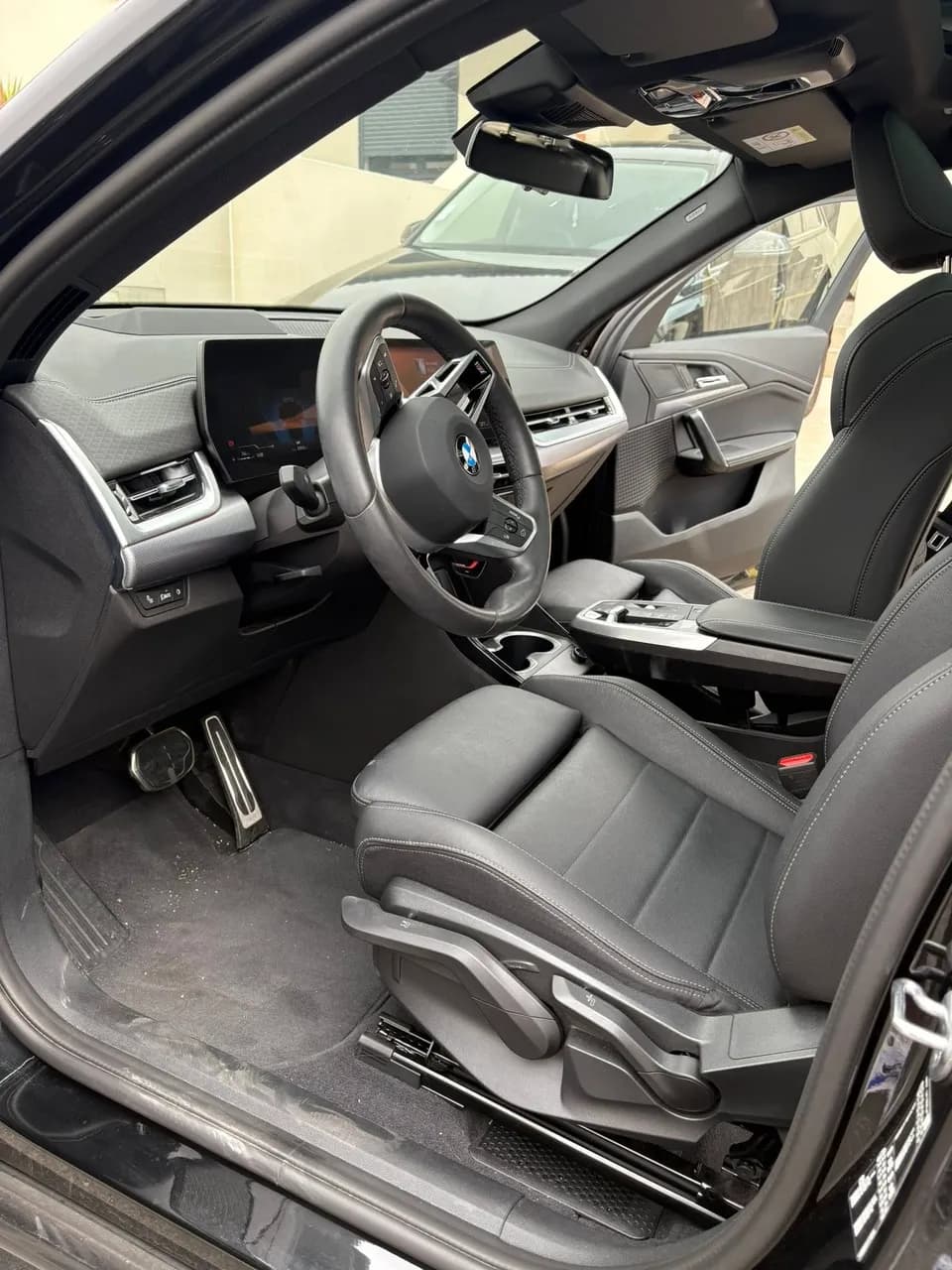 Avant nettoyage et désinfection d'un véhicule à Bessan - BMW X4 à Bessan - Eco Clean Up 34