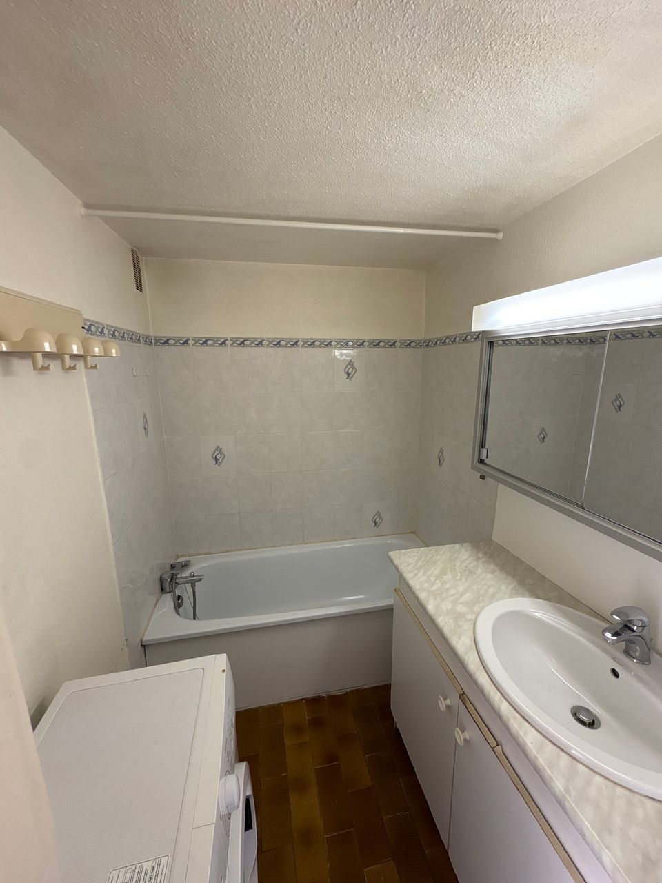 Nettoyage complet de la salle de bain au Cap d’Agde.