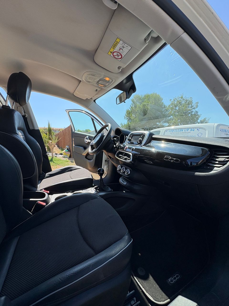 Habitacle Fiat 500X 2020 propre après nettoyage intérieur à Marseillan