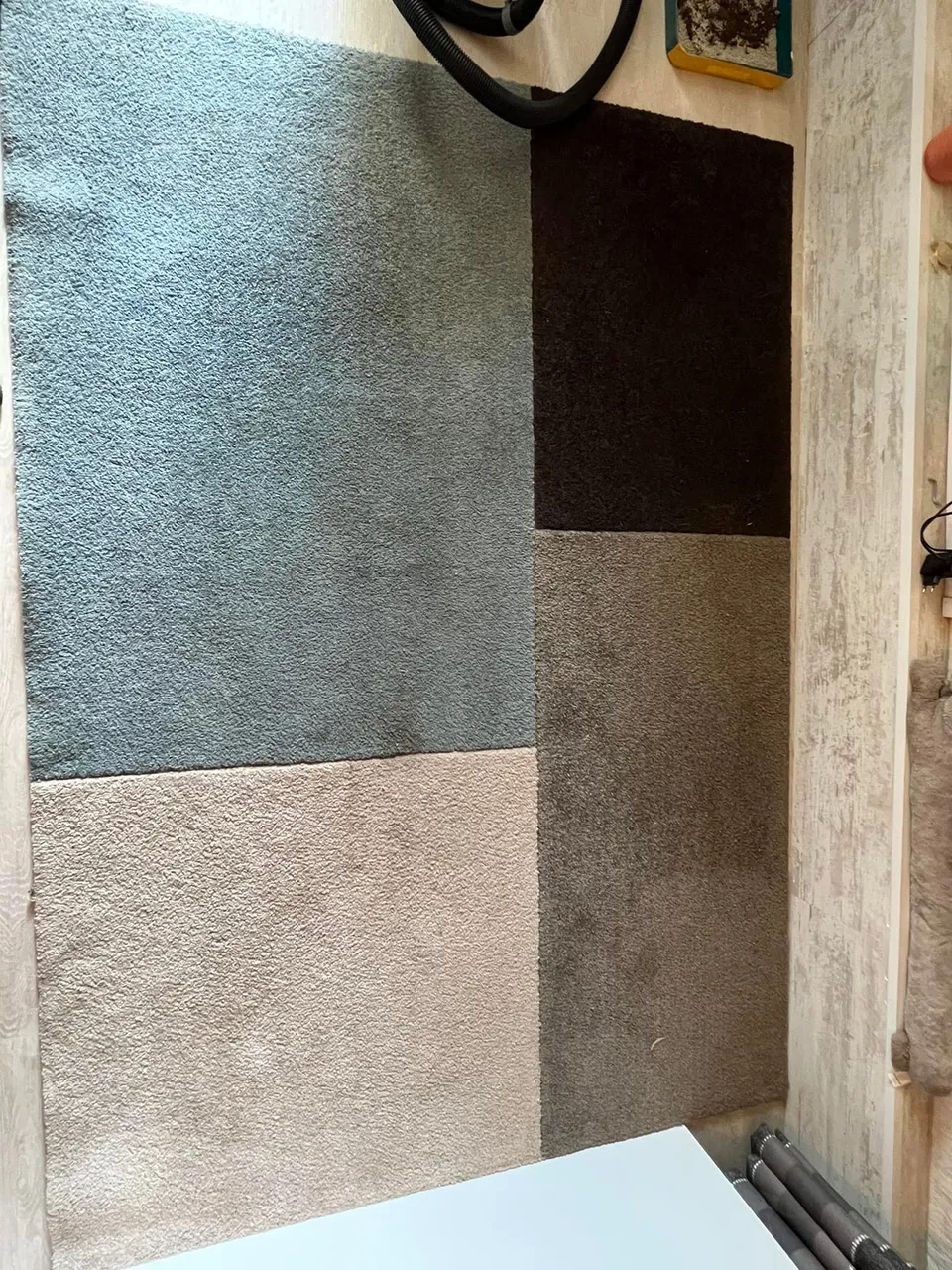 Avant nettoyage d'un tapis au Cap d'Agde - Eco Clean Up 34