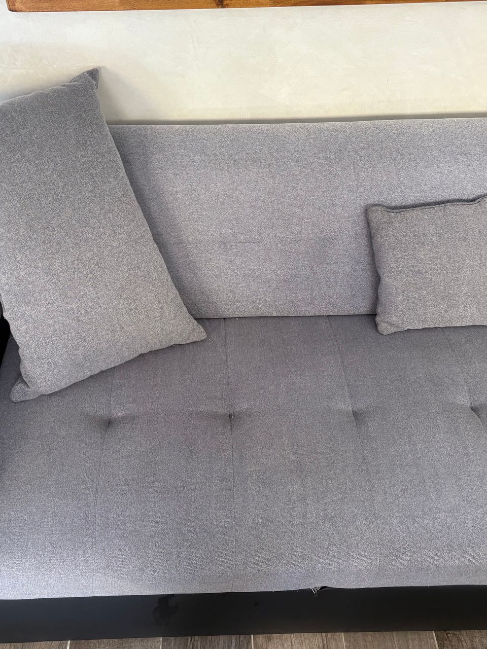 Désinfection vapeur haute température d’un canapé tissu à Florensac