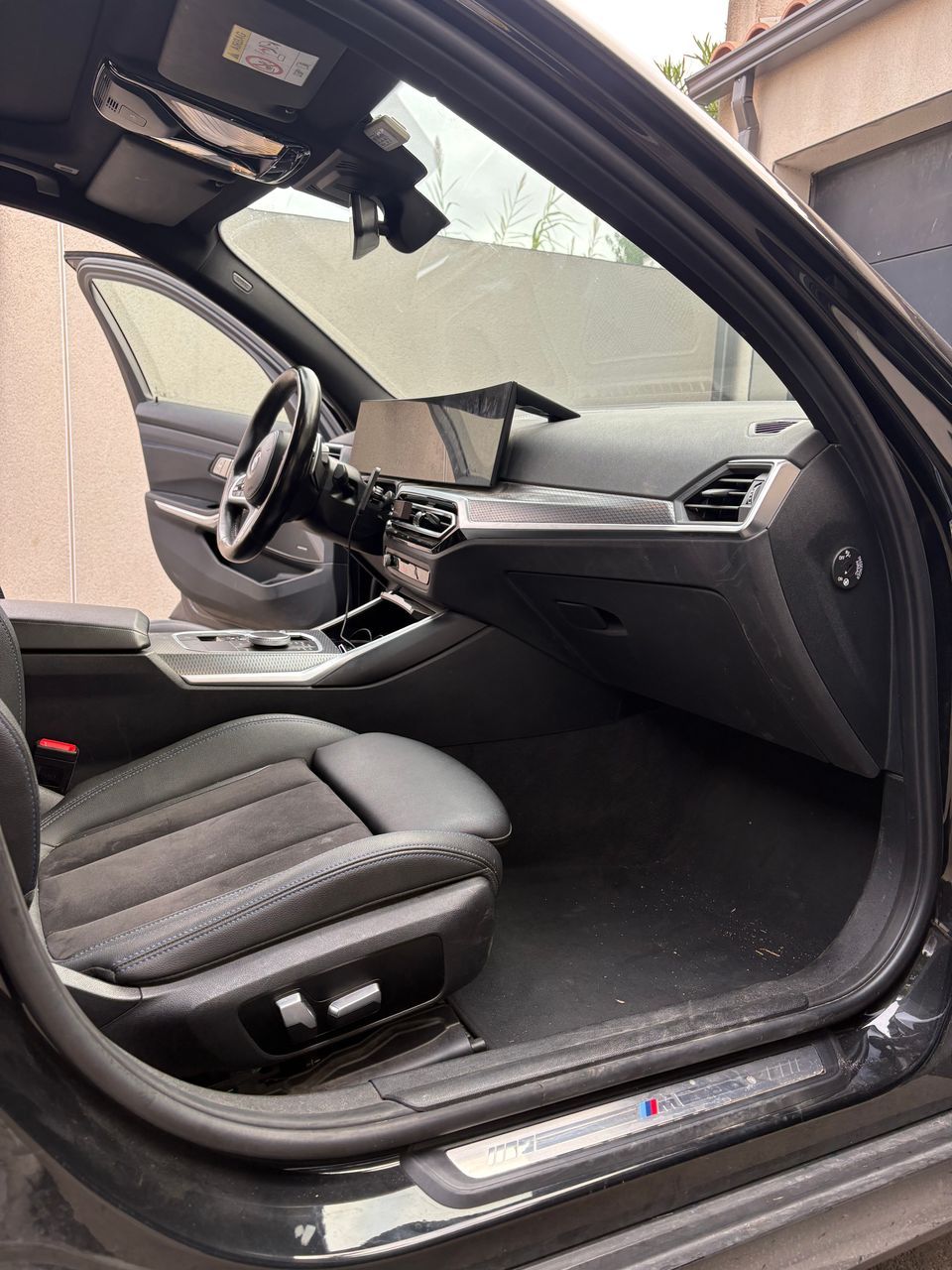 Nettoyage des assises BMW xDrive 330d au Cap d’Agde