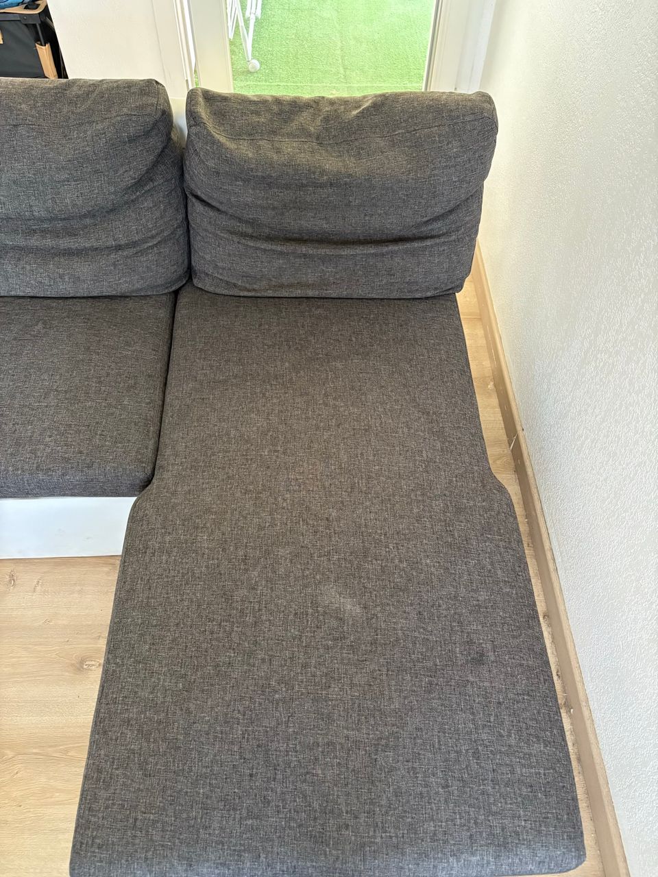 Nettoyage de canapé à Marseillan – Intervention spécialisée