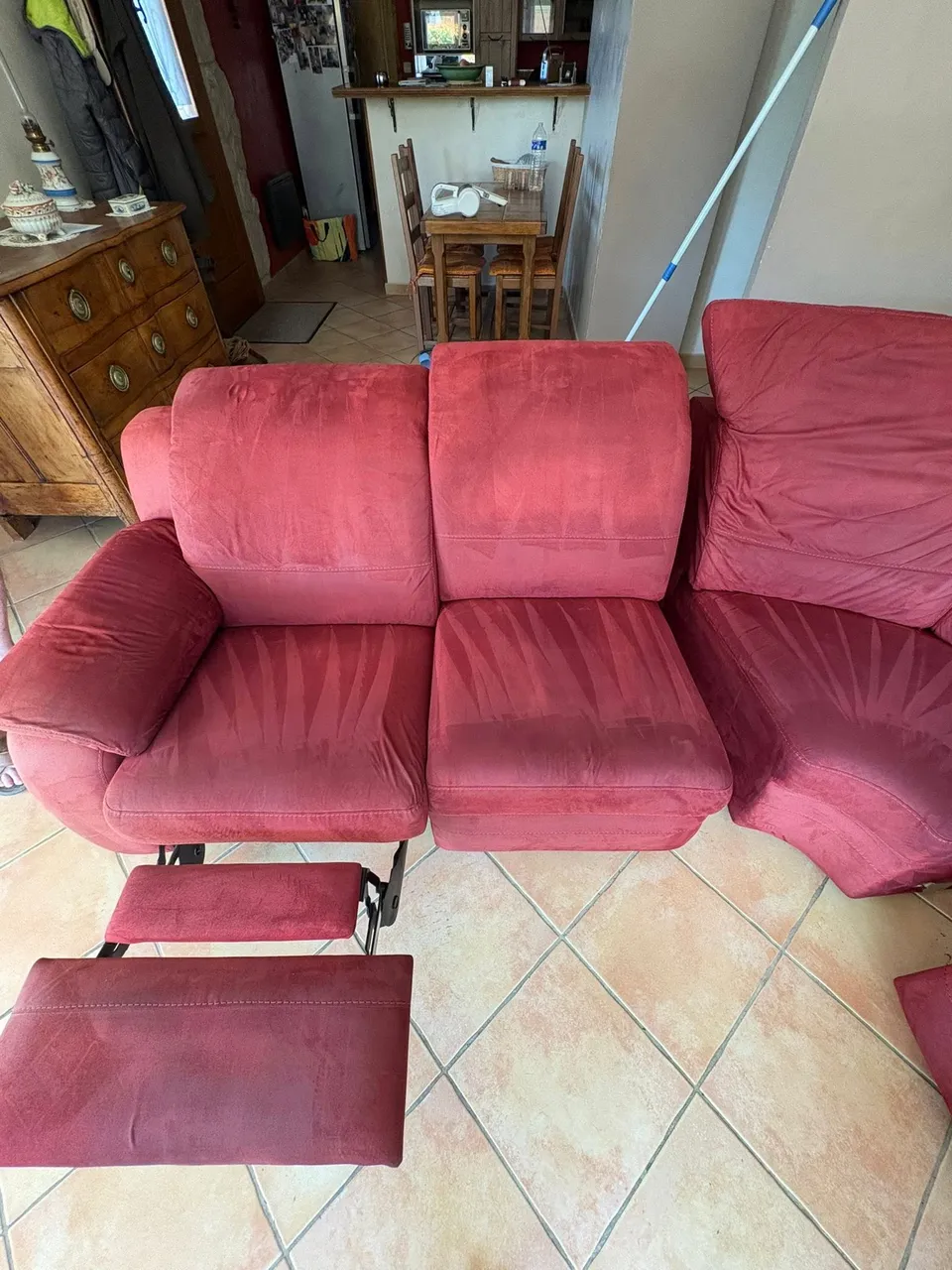 Résultat complet après notre intervention à Aligan du Vent pour ce nettoyage de mobilier textile - canapé - Eco Clean Up 34