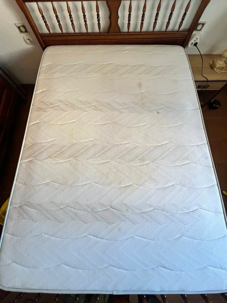 Avant nettoyage et désinfection d'un matelas à Florensac - Eco Clean Up 34