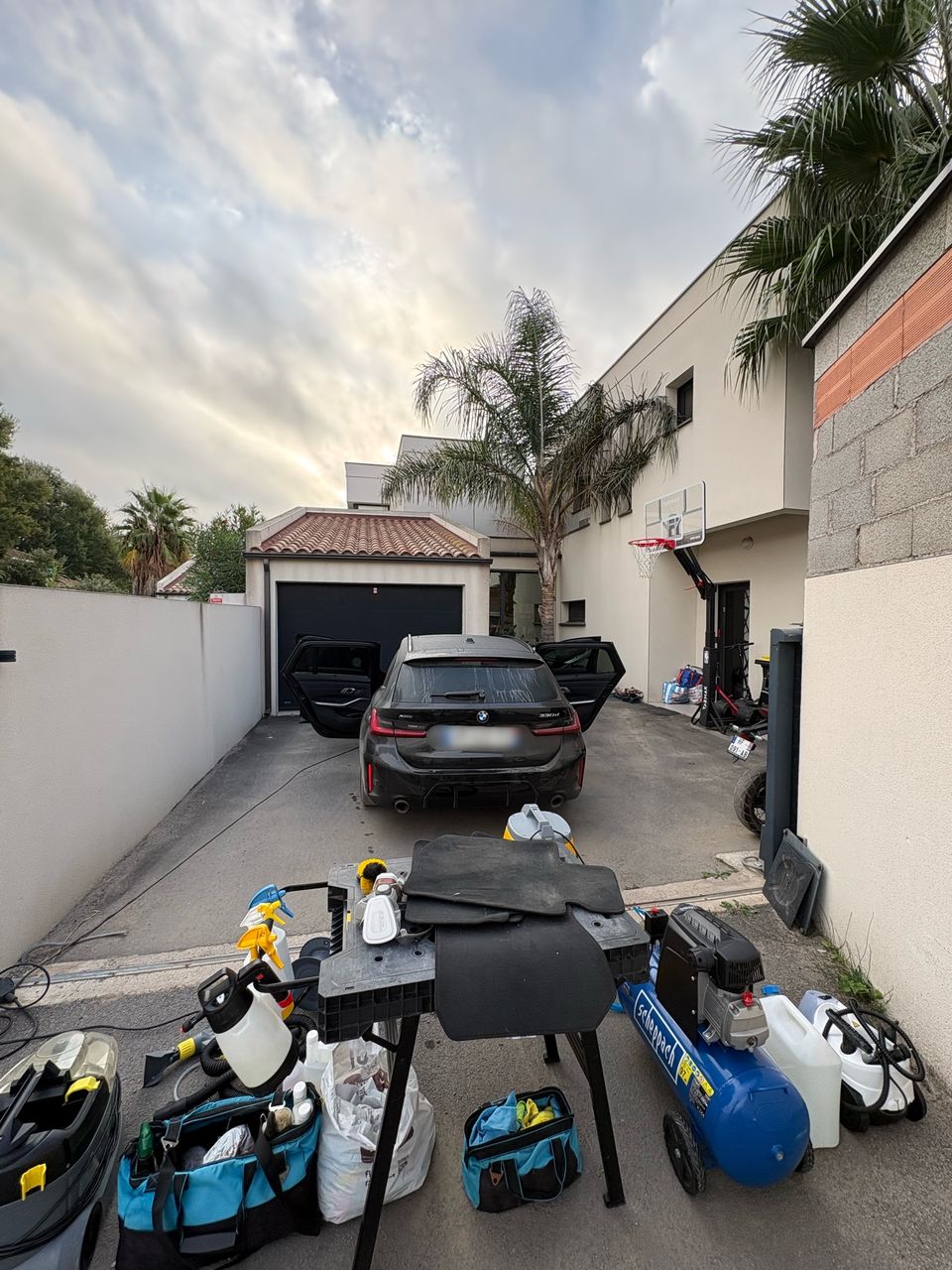 Nettoyage intérieur complet BMW xDrive 330d au Cap d’Agde