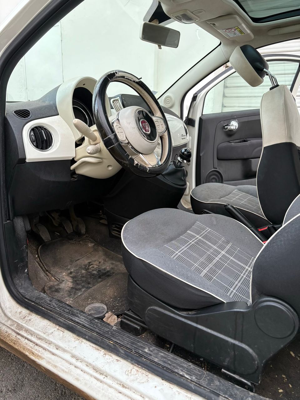 Nettoyage intérieur complet Fiat 500 à Agde