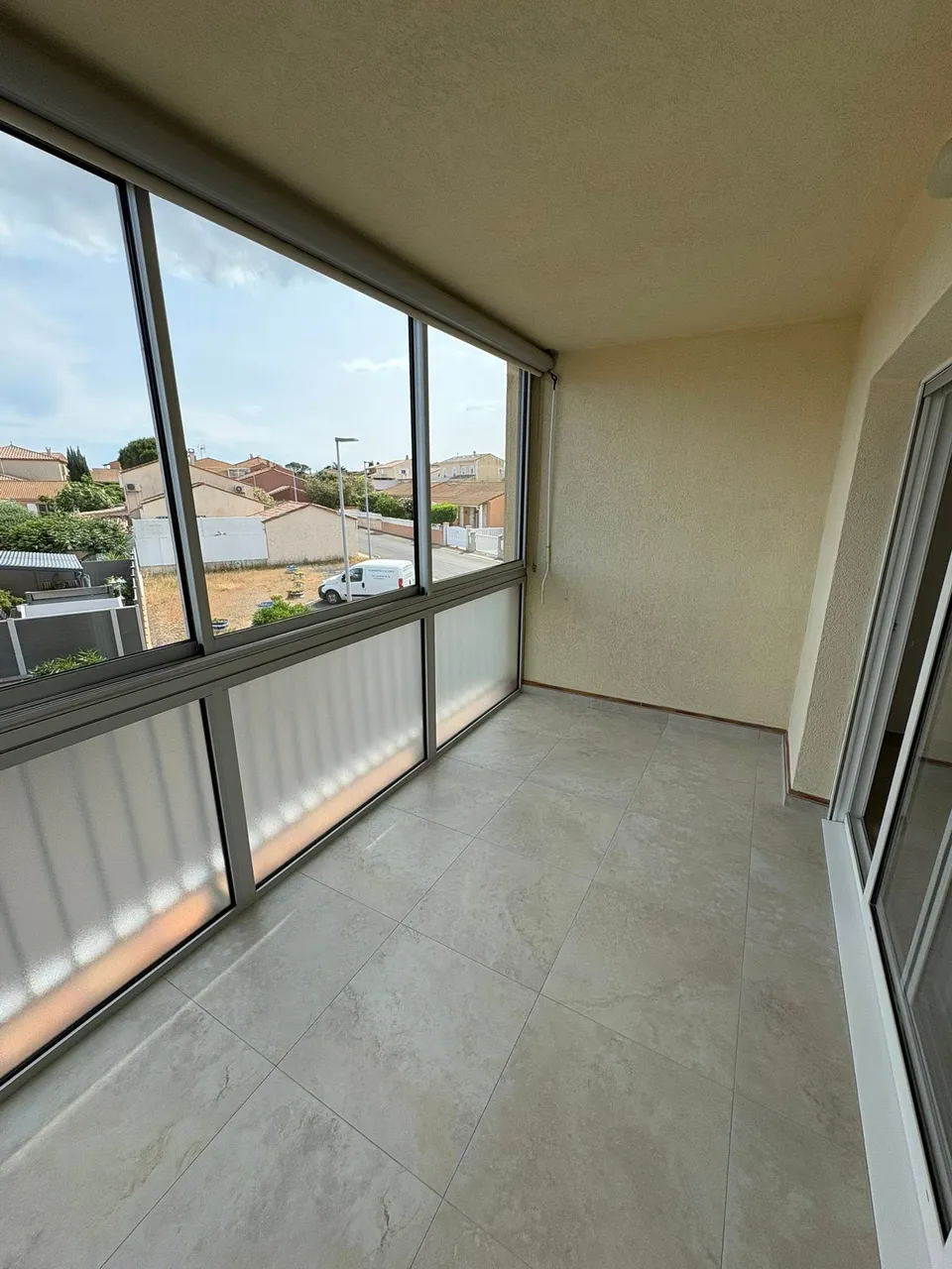 Nettoyage professionnel remise en état d'un appartement rénové à Marseillan - Eco Clean Up 34 - Terrasse Balcon