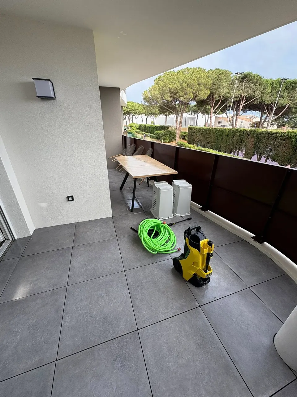 Nettoyage et entretien professionnel d'un appartement au Cap d'Agde - Eco Clean Up 34 - Terrasse Balcon