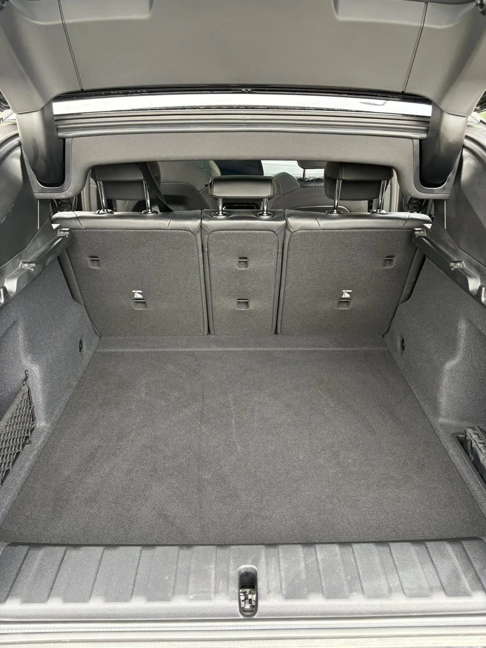 Après nettoyage et désinfection d'un véhicule à Bessan - coffre - BMW X4 à Bessan - Eco Clean Up 34