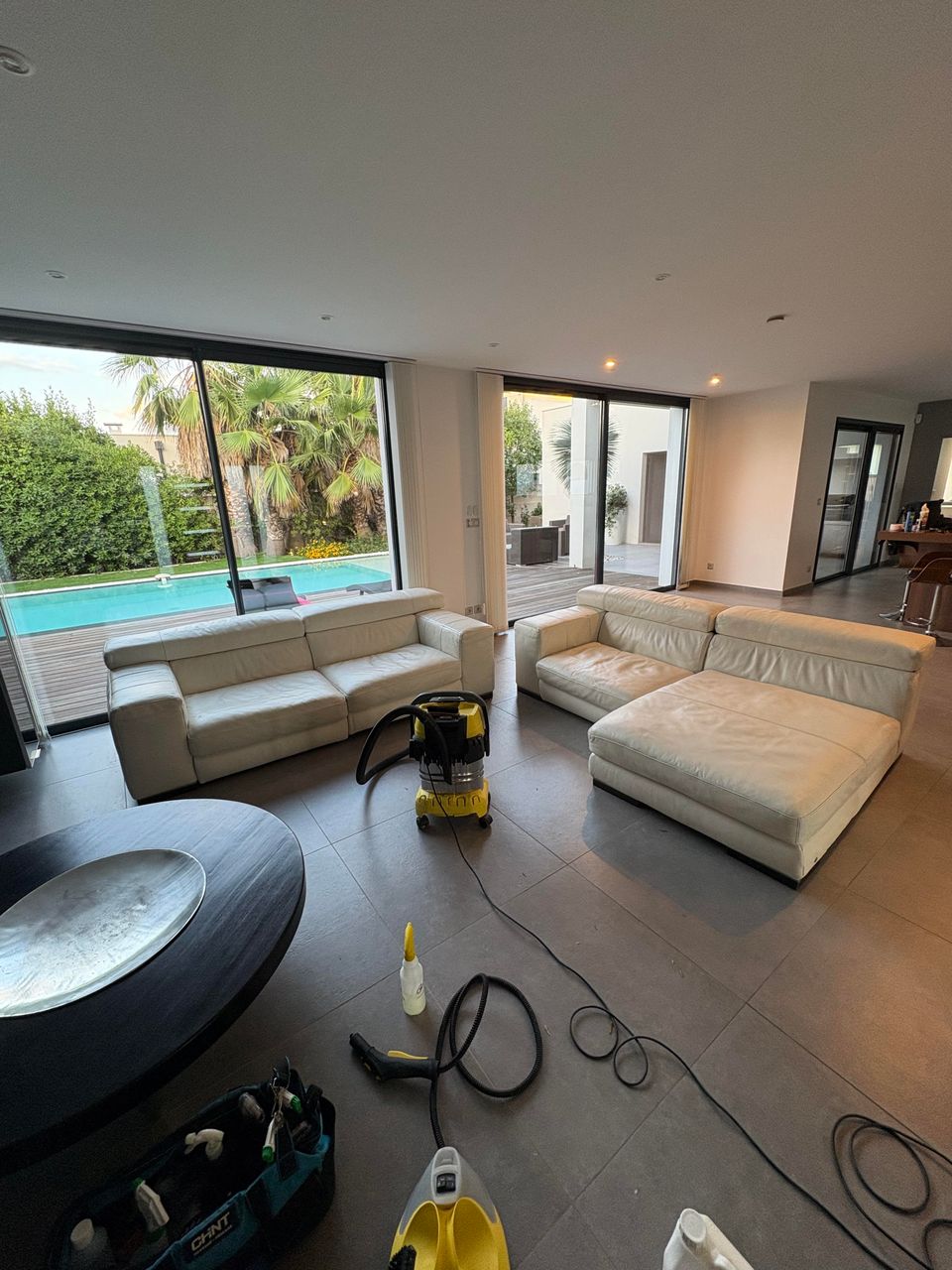 Nettoyage professionnel d'une Villa au Grau d'Adge - Salon - par Eco Clean up 34