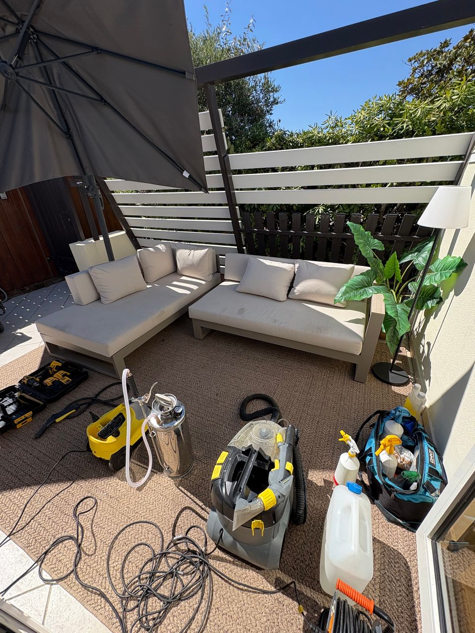 Nettoyage et détachage canapé tissu Cap d’Agde