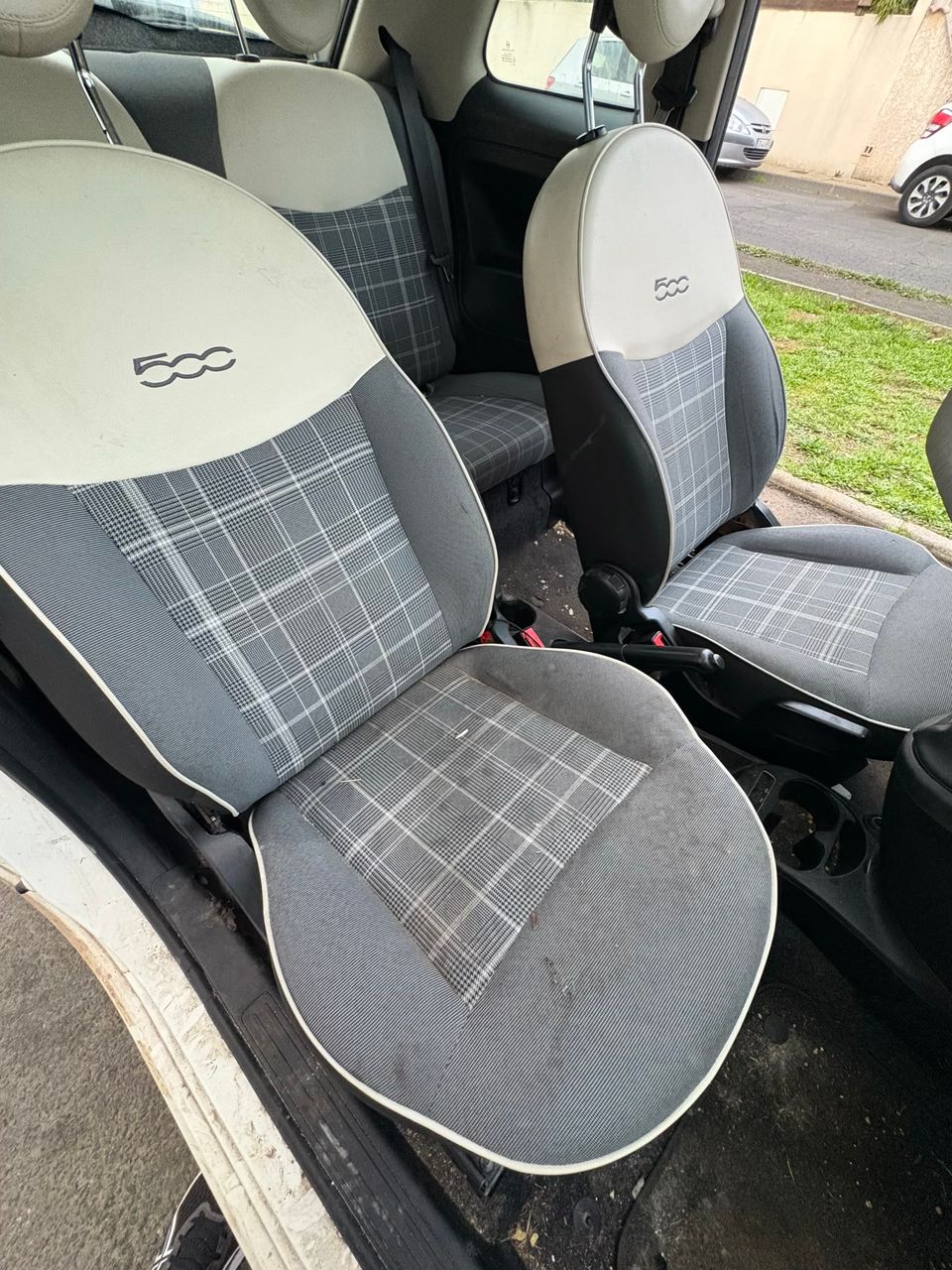 Nettoyage intérieur complet siège sale 