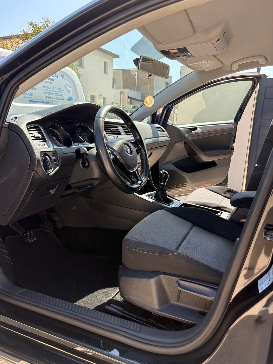 Nettoyage des sièges d'une Volkswagen Golf 7 à Pomérols