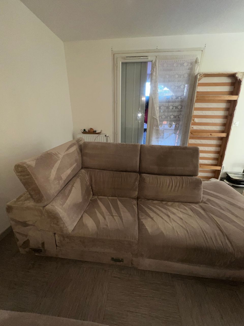 Traitement tâches sur mobiliers tâchés à Vias plage 