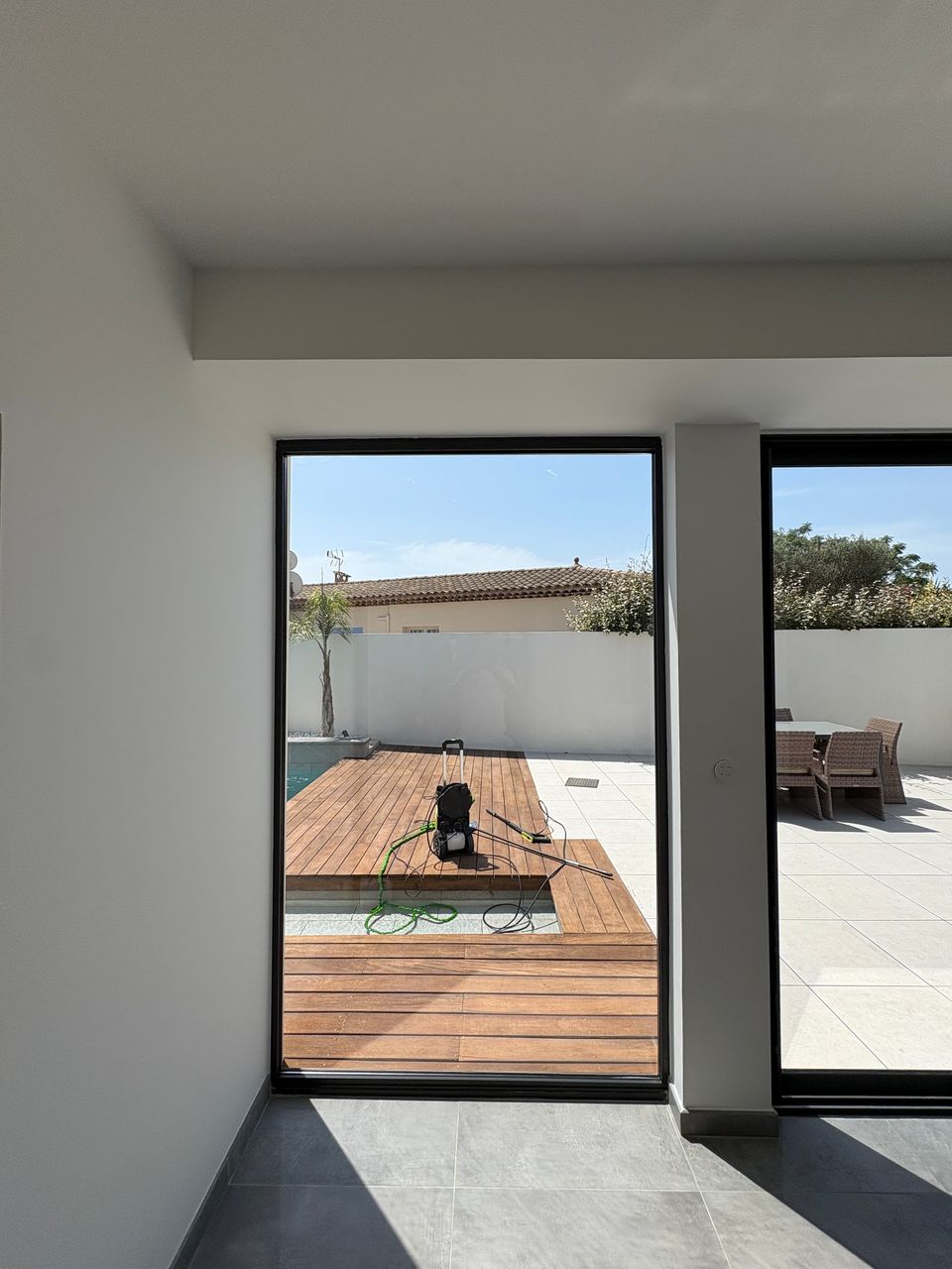 Lavage de vitres dans une villa au Grau d’Agde