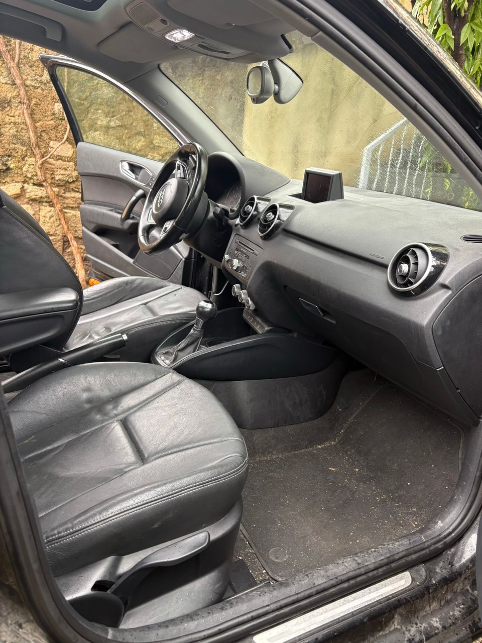 Nettoyage plastiques voiture à Castries